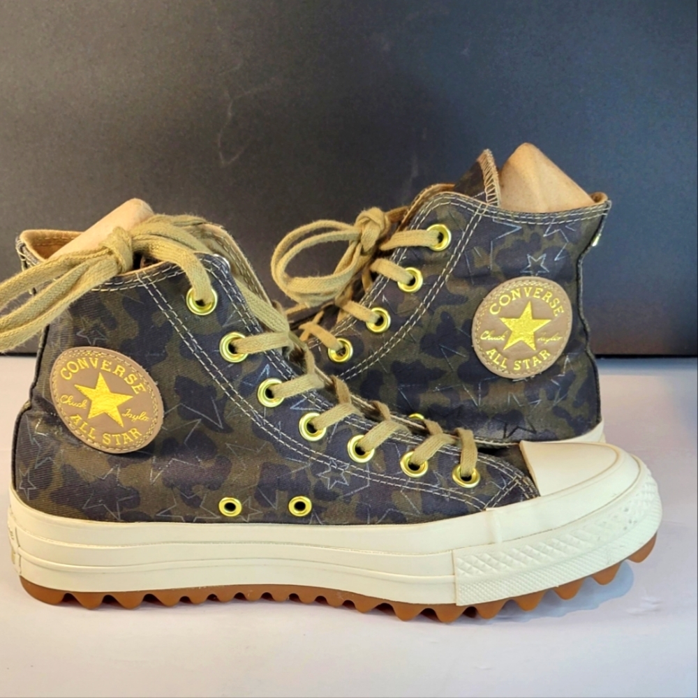 Converse High Top Ankle Boots in Dark Blue and Tan - Picture 2 of 12